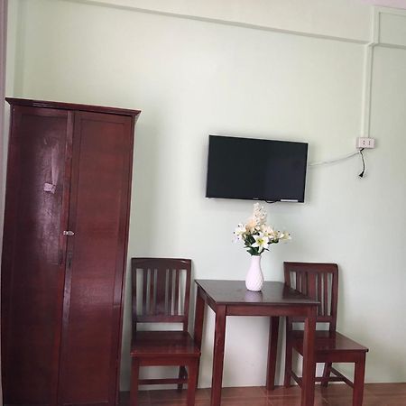 Adams View Hotel Moalboal Bagian luar foto